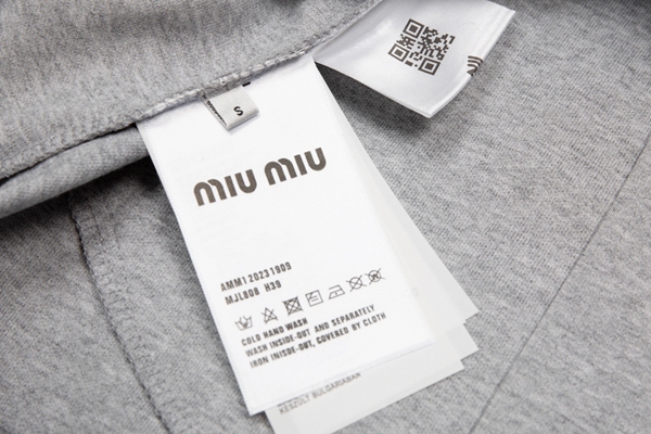 ブランドパーカー着用イメージ